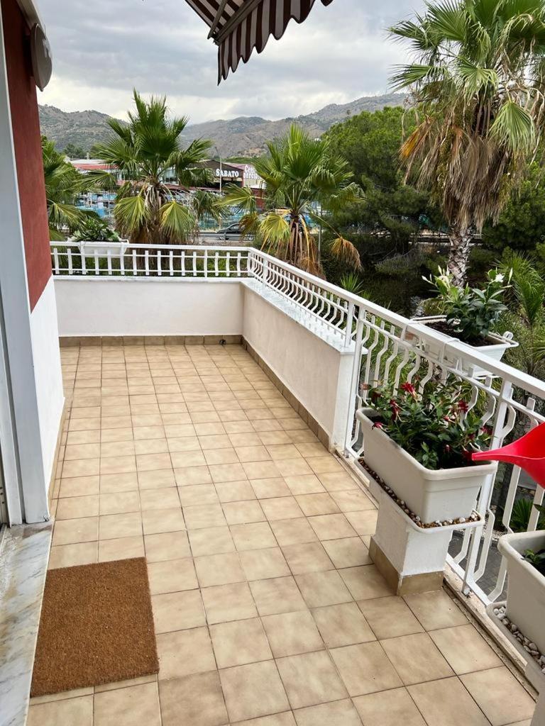 Relaxing Apartments Giardini Naxos Exterior photo